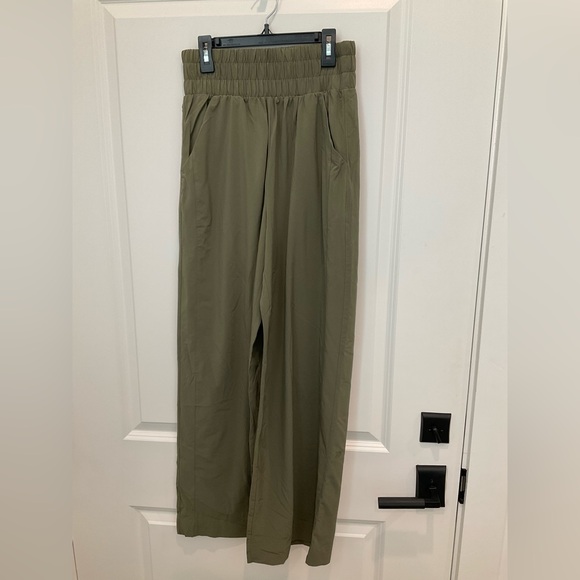 All in Motion - High Rise Wide Leg Pants - Picture 1 of 2